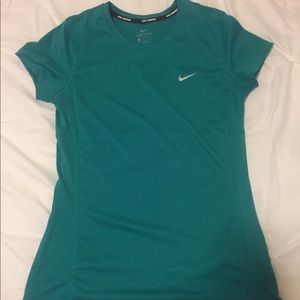 Women’s small green Nike dri fit shirt
